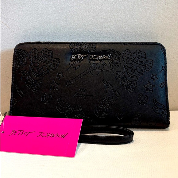 New Betsey Johnson Cowboy Skull Wristlet - Picture 1 of 9
